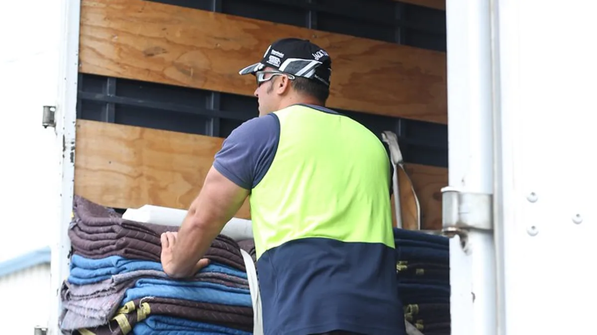 Hiring Movers in 2026: Where to Find, What to Pay, How to Keep